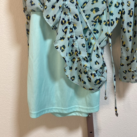 JODIFL Ligh Blue Animal Print Blouse with Wide Bell Statement Sleeves - Picture 7 of 8